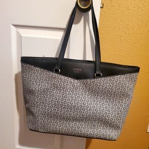Guess purse gently used. Blk & gray G signature letter.